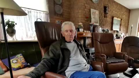 Snapshot of johan7_heet chatting on May 17, 12:45 pm johan7 heet online show from May 17, 12:45 pm