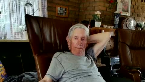 Snapshot of johan7_heet chatting on June 18, 5:28 pm johan7 heet online show from June 18, 5:28 pm