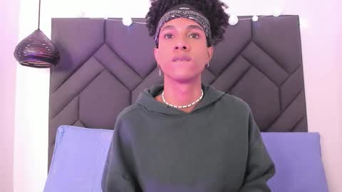 Johan  online show from December 3, 5:33 pm