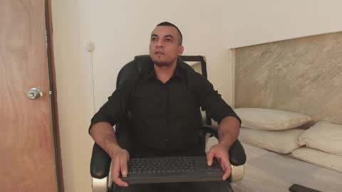 johan online show from March 30, 5:52 am