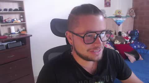 Snapshot of johanleonsweetboy chatting on June 1, 3:58 pm JOHAN independient model online show from June 1, 3:58 pm
