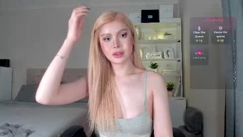 Johanna Rodriguez online show from July 8, 4:06 am