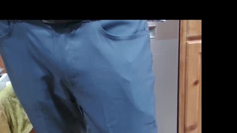 Snapshot of johhnyt chatting on December 14, 2:28 am Busy working so not reading comments sorry online show from December 14, 2:28 am