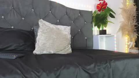 Snapshot of john_and_louis chatting on July 19, 12:09 pm John online show from July 19, 12:09 pm