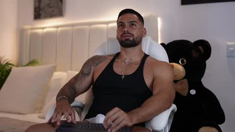 Snapshot of john_king29 chatting on December 6, 11:36 pm john online show from December 6, 11:36 pm