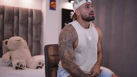 Snapshot of john_king29 chatting on January 24, 11:23 pm john online show from January 24, 11:23 pm