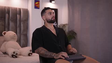 Snapshot of john_king29 chatting on February 10, 9:15 pm john online show from February 10, 9:15 pm