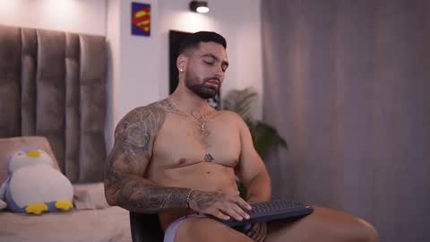 Snapshot of john_king29 chatting on March 11, 11:37 pm john online show from March 11, 11:37 pm