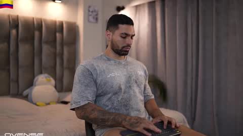 Snapshot of john_king29 chatting on September 23, 12:35 am john online show from September 23, 12:35 am