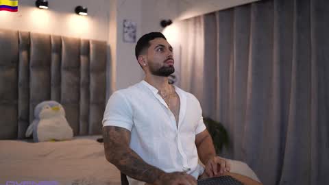 Snapshot of john_king29 chatting on November 4, 11:59 pm john online show from November 4, 11:59 pm