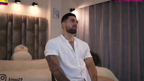 Snapshot of john_king29 chatting on November 6, 10:43 pm john online show from November 6, 10:43 pm