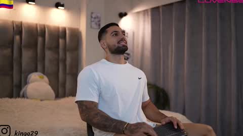 Snapshot of john_king29 chatting on November 11, 10:43 pm john online show from November 11, 10:43 pm