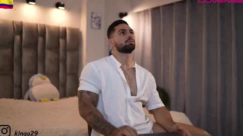 Snapshot of john_king29 chatting on November 15, 1:18 pm john online show from November 15, 1:18 pm