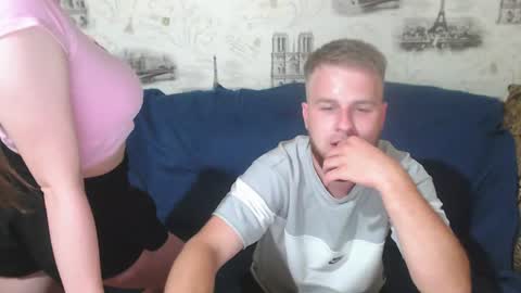 Snapshot of john_lily chatting on June 18, 11:31 pm john_lily online show from June 18, 11:31 pm