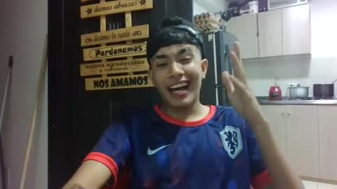 Snapshot of john_miles01 chatting on December 18, 6:30 am john_miles01 online show from December 18, 6:30 am