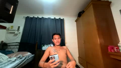 Snapshot of john_phh chatting on August 5, 6:55 pm john_phh online show from August 5, 6:55 pm
