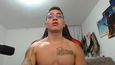 Snapshot of john_s117 chatting on June 20, 9:39 pm JOHN online show from June 20, 9:39 pm