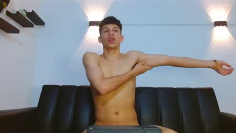 john_ssnow29 online show from February 21, 8:37 am