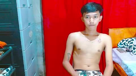 Snapshot of john_zacharyxx chatting on June 6, 11:15 am JohnXxx online show from June 6, 11:15 am