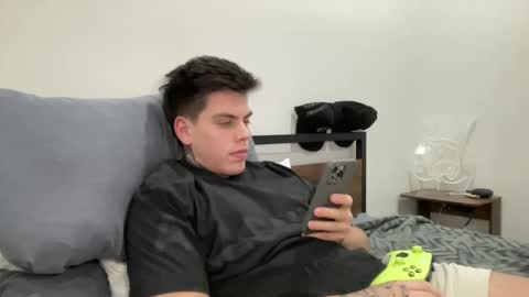 JAXX online show from December 7, 1:14 am