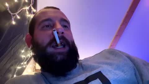 johnboii813 online show from December 8, 4:25 am