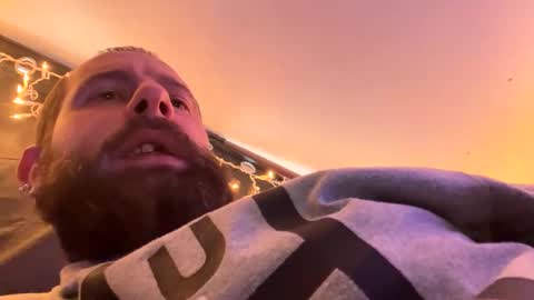 johnboii813 online show from December 8, 3:24 pm