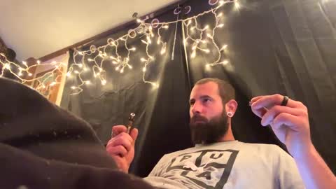 johnboii813 online show from December 9, 1:07 am