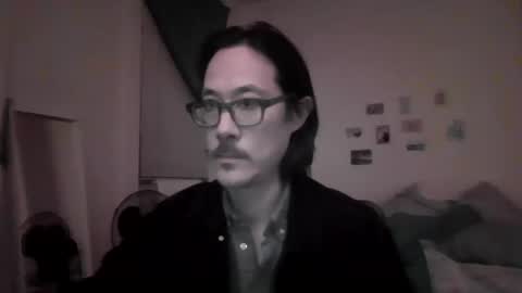 Snapshot of johneelicks chatting on November 8, 9:31 am Johnee online show from November 8, 9:31 am