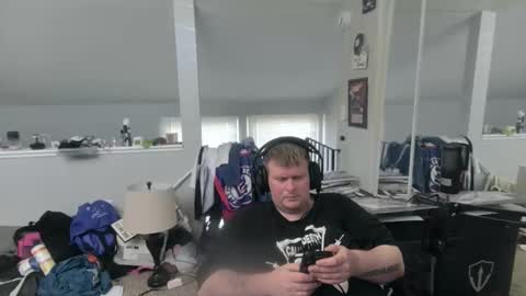 Snapshot of johnfernandez784 chatting on May 29, 1:42 pm johnfernandez784 online show from May 29, 1:42 pm
