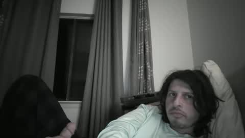 Snapshot of johnjohn90909 chatting on April 8, 1:05 am johnjohn online show from April 8, 1:05 am