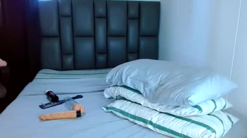 John Layton Independent Model online show from March 13, 12:12 pm