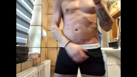 Snapshot of johnlong25cm chatting on January 8, 11:54 am johnlong25cm online show from January 8, 11:54 am