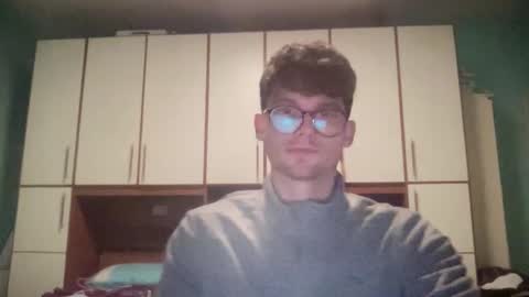 Snapshot of johnny__wood chatting on December 16, 5:18 pm Johnny online show from December 16, 5:18 pm