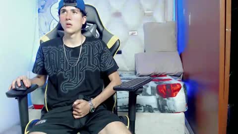 johnny_cagee online show from October 15, 5:07 am