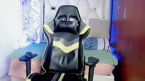 johnny_cagee online show from December 15, 3:33 am