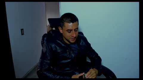 Snapshot of johnny_seens1 chatting on December 5, 6:59 pm Johnny online show from December 5, 6:59 pm