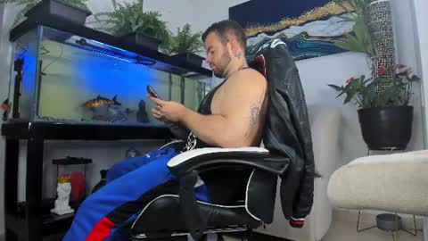 Snapshot of johnnygrayson_ chatting on June 10, 11:57 pm JOHNNY online show from June 10, 11:57 pm