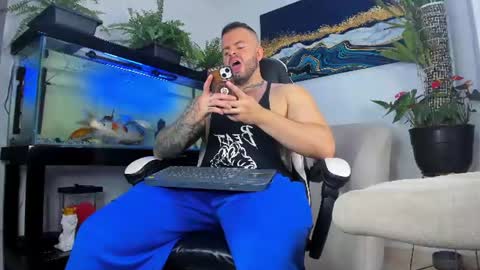 Snapshot of johnnygrayson_ chatting on June 12, 1:59 am JOHNNY online show from June 12, 1:59 am