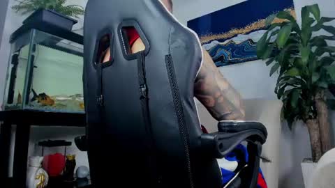 Snapshot of johnnygrayson_ chatting on July 6, 11:29 pm JOHNNY online show from July 6, 11:29 pm