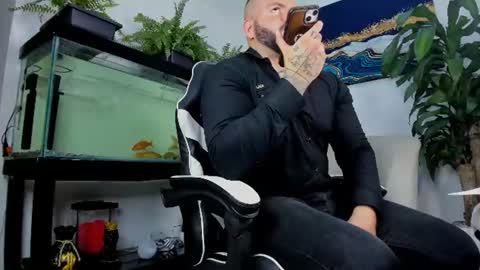 Snapshot of johnnygrayson_ chatting on July 25, 1:04 am JOHNNY online show from July 25, 1:04 am