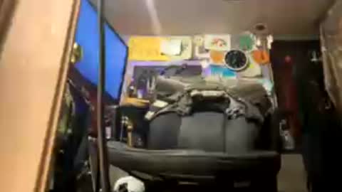 johnnyshung1 online show from June 17, 11:34 am