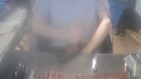 Snapshot of johnot1998 chatting on May 23, 11:47 am johnot1998 online show from May 23, 11:47 am