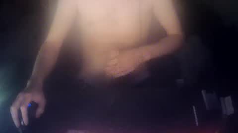 Snapshot of johnot1998 chatting on June 9, 12:33 am johnot1998 online show from June 9, 12:33 am
