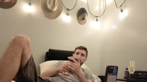 Snapshot of johnryantexas chatting on November 7, 5:07 am Give John Ryan A Thumbs Up online show from November 7, 5:07 am