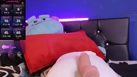 Snapshot of johnson_chris chatting on October 23, 1:16 am Chris online show from October 23, 1:16 am