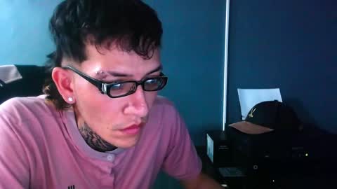 Snapshot of johnsonisaac94_ chatting on December 1, 10:32 pm johnsonisaac94 online show from December 1, 10:32 pm