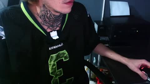 Snapshot of johnsonisaac94_ chatting on December 5, 6:43 am johnsonisaac94 online show from December 5, 6:43 am