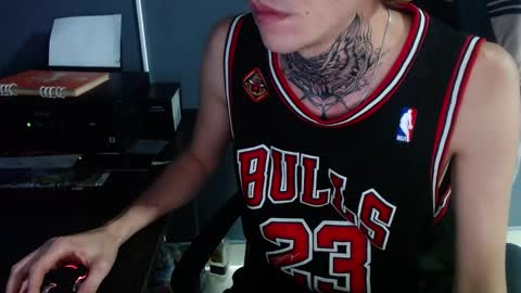 Snapshot of johnsonisaac94_ chatting on December 7, 9:28 am johnsonisaac94 online show from December 7, 9:28 am