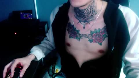 Snapshot of johnsonisaac94_ chatting on December 14, 8:13 am johnsonisaac94 online show from December 14, 8:13 am