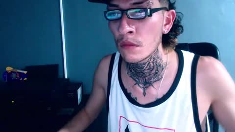 Snapshot of johnsonisaac94_ chatting on December 15, 6:18 am johnsonisaac94 online show from December 15, 6:18 am